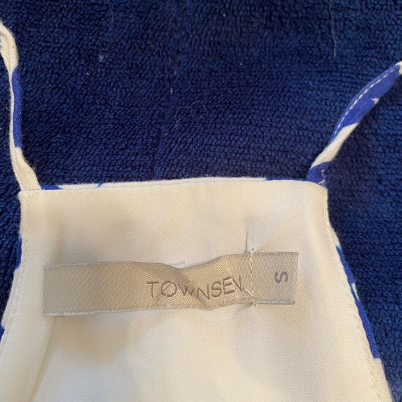 Ladies halter top - Picture 3 of 4